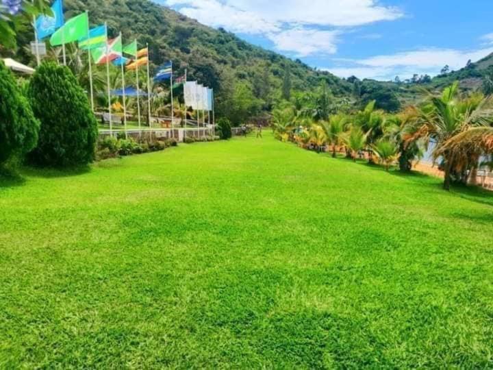 Ches Bay Resort Nangina Eksteriør bilde